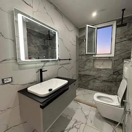 Sea View Luxury Apartament Wlora