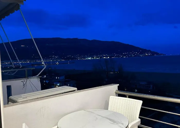 شقة Sea View Luxury فلورا