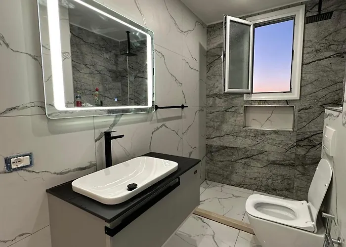 Sea View Luxury Apartment Vlorë